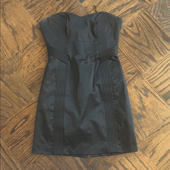 Guess Dresses & Skirts - Strapless silk black dress